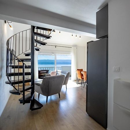 شقة Apartman Rojo أوميس المظهر الخارجي الصورة