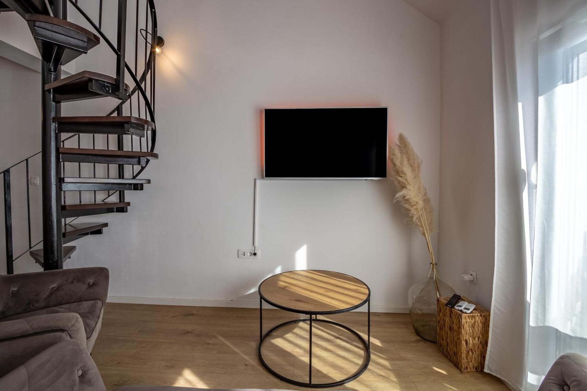 شقة Apartman Rojo أوميس المظهر الخارجي الصورة